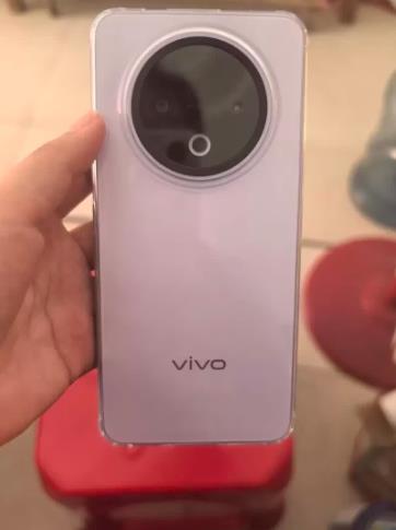 vivo Y500 8GB+256GB 龙晶紫 8200mAh超薄蓝海电池 IP69+满级防水 越级旗舰外观 耐用抗摔 AI手机 支持5G