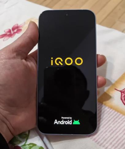 vivo iQOO Z11 Turbo 12GB+256GB 天光白骁龙8Gen5 自研电竞芯片Q2 2亿大底超级主摄 学生游戏手机