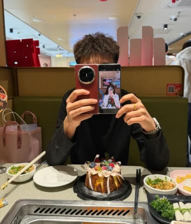 HUAWEI Mate X6 12GB+256GB寰宇红分布式玄武架构 鸿蒙大屏AI 红枫原色影像折叠旗舰手机 折叠屏