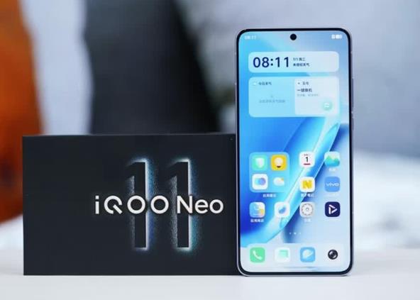 vivo iQOO Neo11 12GB+256GB 面对疾风2K 144Hz珠峰屏 骁龙8至尊版国家补贴iqooneo11学生游戏电竞手机